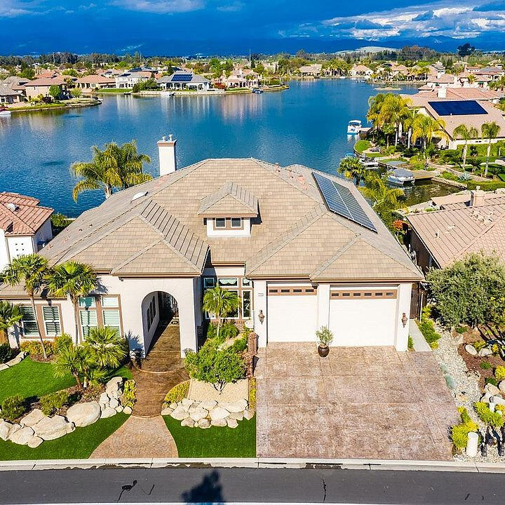 克洛维斯的湖景房